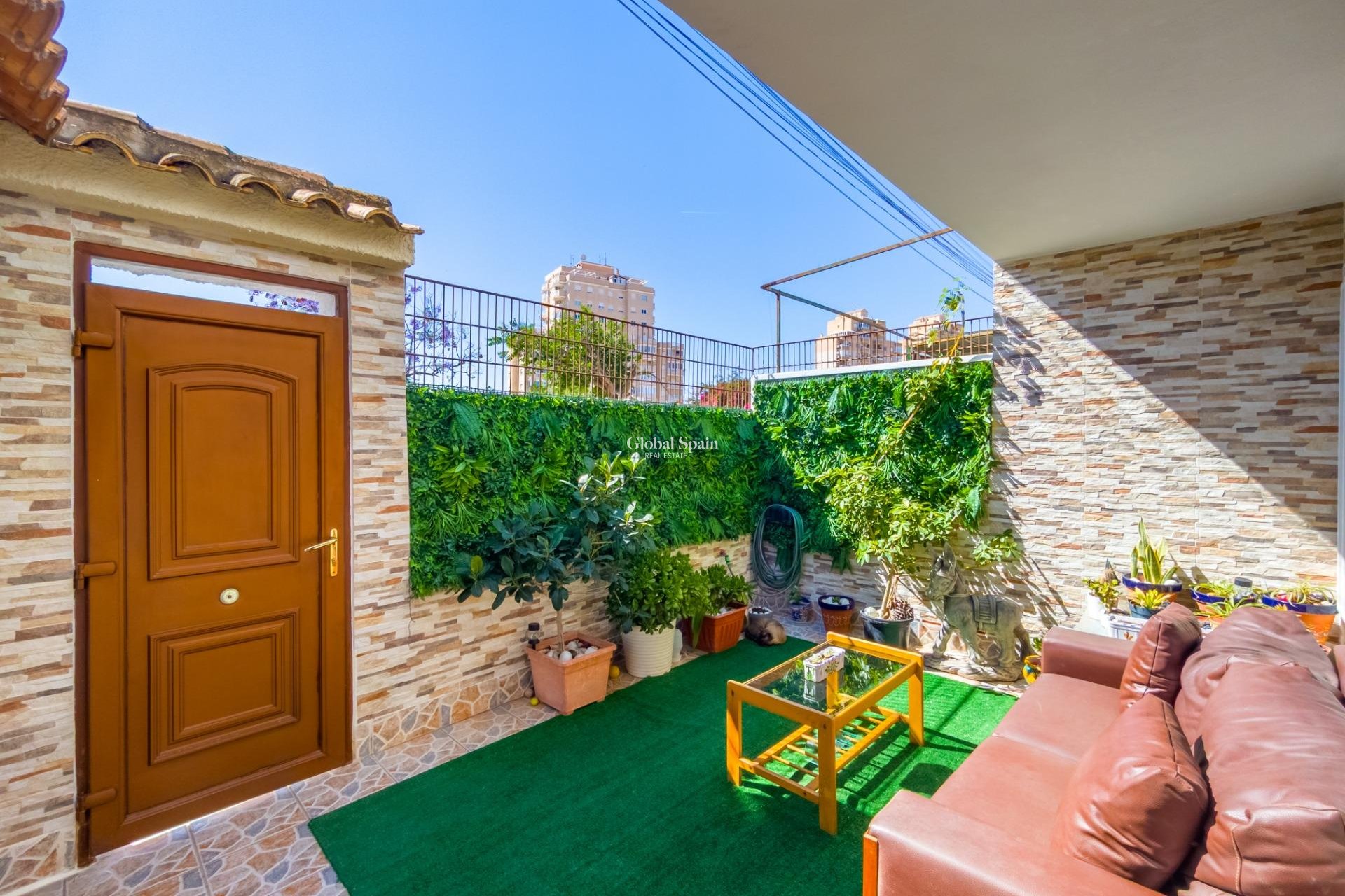 Resale - HOUSE -
TORREVIEJA - Nueva Torrevieja