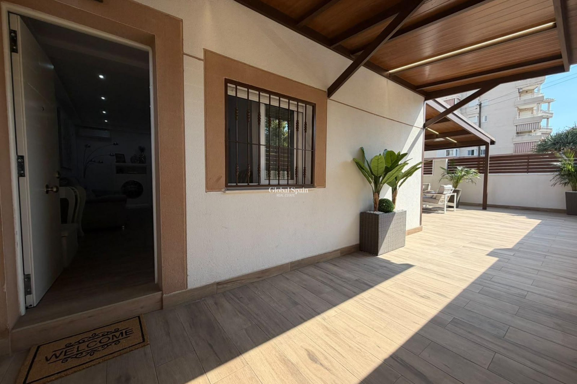 Resale - HOUSE -
TORREVIEJA - Nueva Torrevieja