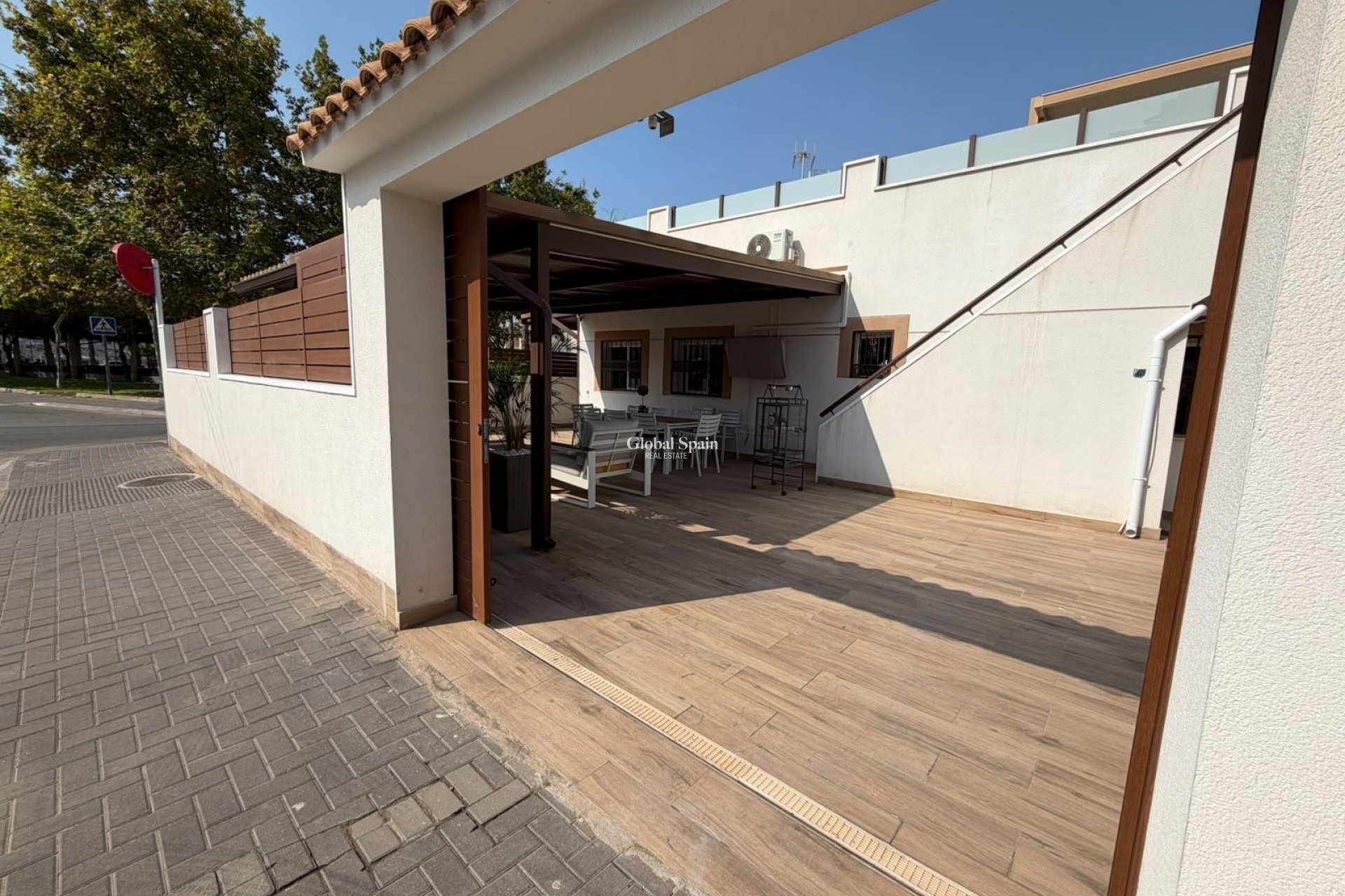 Resale - HOUSE -
TORREVIEJA - Nueva Torrevieja
