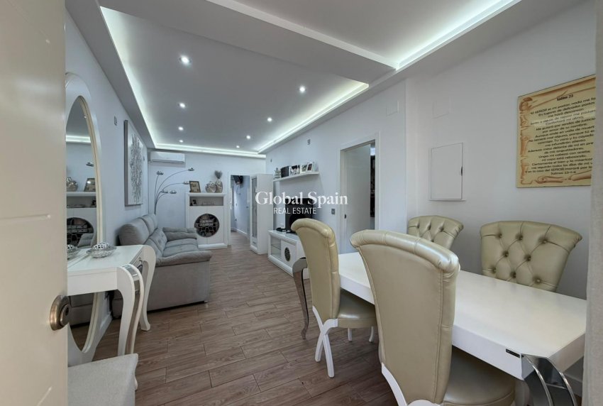 Resale - HOUSE -
TORREVIEJA - Nueva Torrevieja