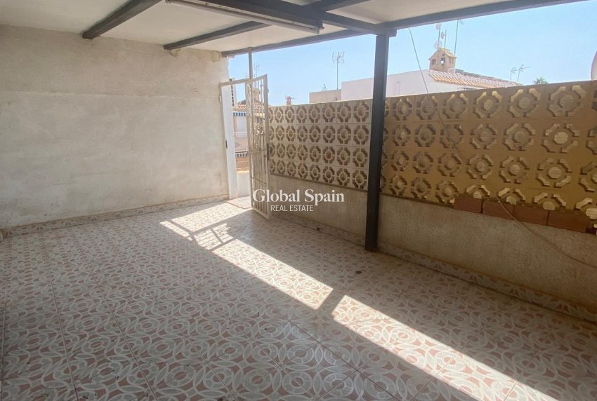 Resale - HOUSE -
TORREVIEJA - Parque Acuático - Sector 25