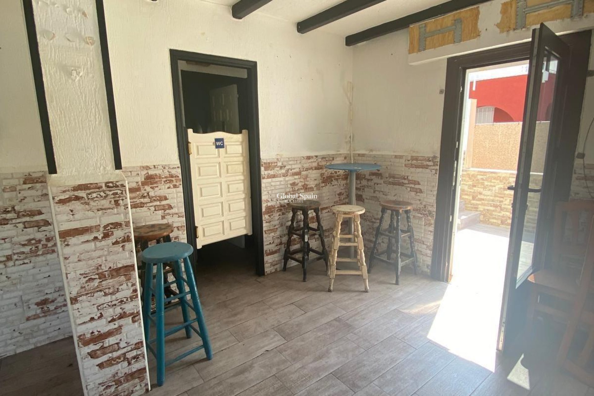 Resale - HOUSE -
TORREVIEJA - Parque Acuático - Sector 25