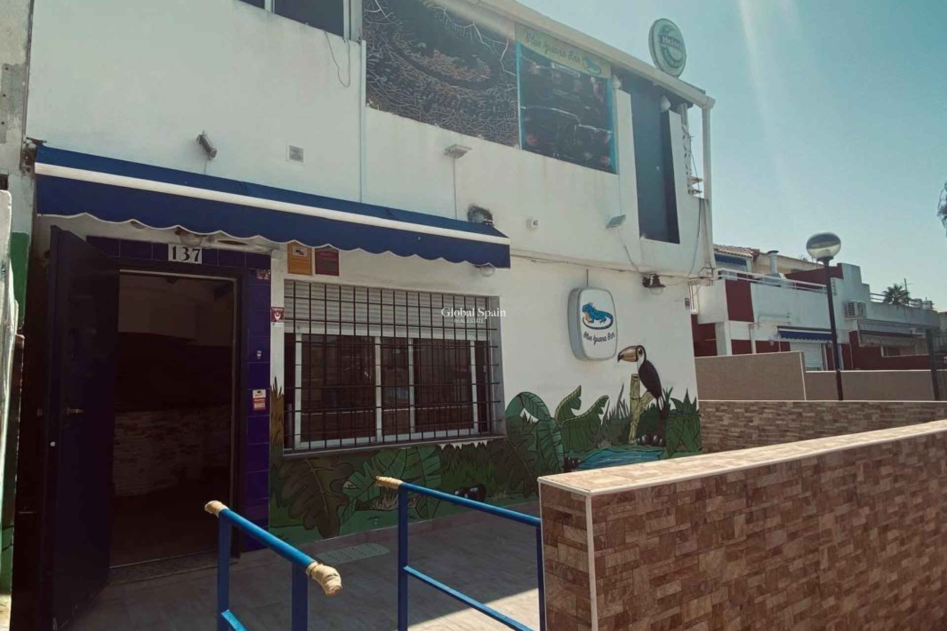 Resale - HOUSE -
TORREVIEJA - Parque Acuático - Sector 25