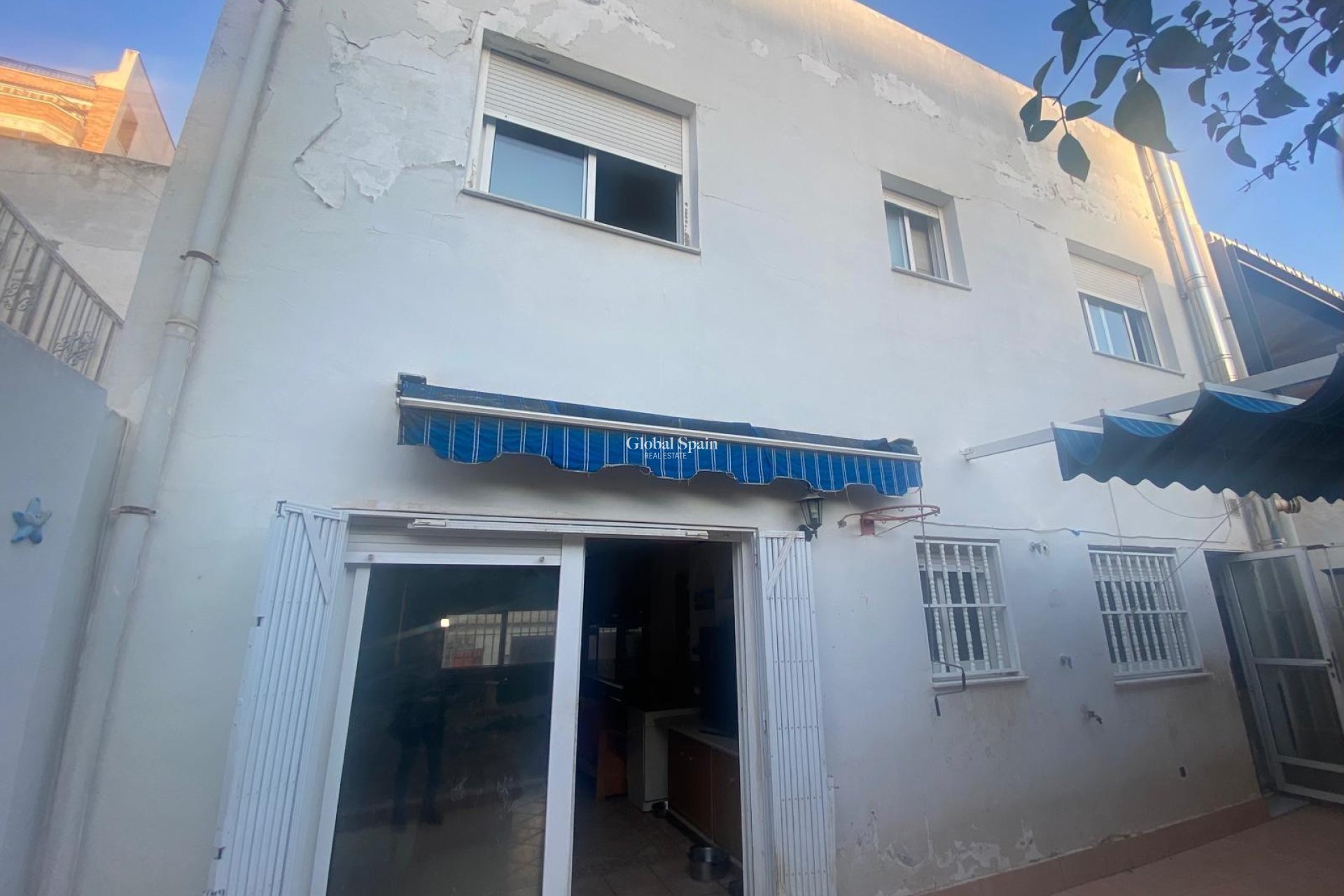 Resale - House -
TORREVIEJA - Playa de los Locos