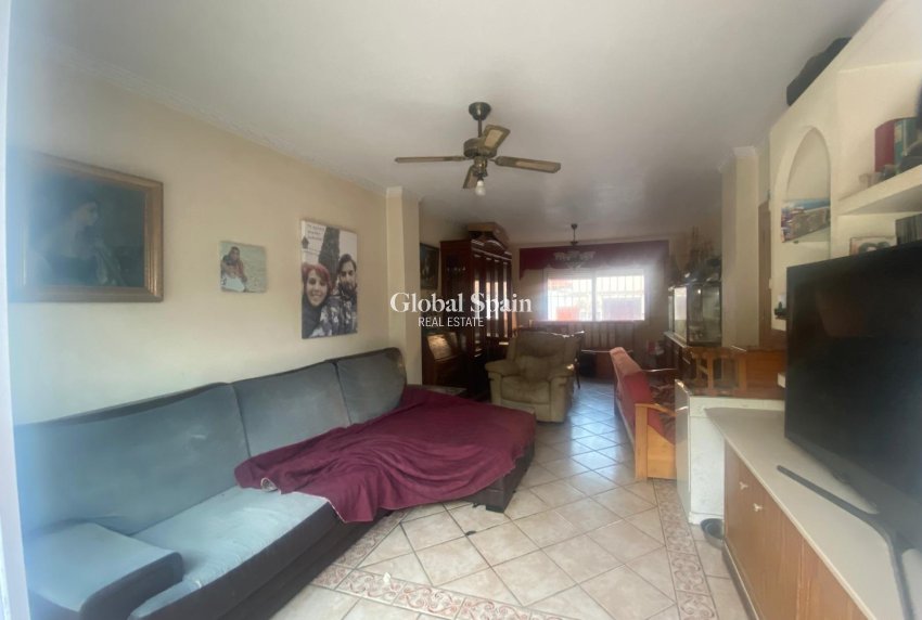 Resale - House -
TORREVIEJA - Playa de los Locos