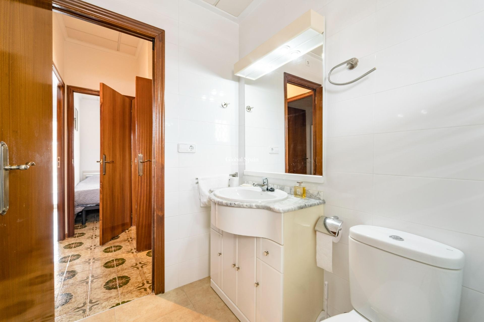 Resale - HOUSE -
TORREVIEJA - Playa De Los Náufragos