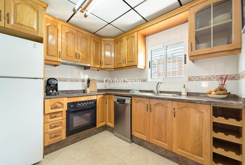 Resale - HOUSE -
TORREVIEJA - Playa De Los Náufragos