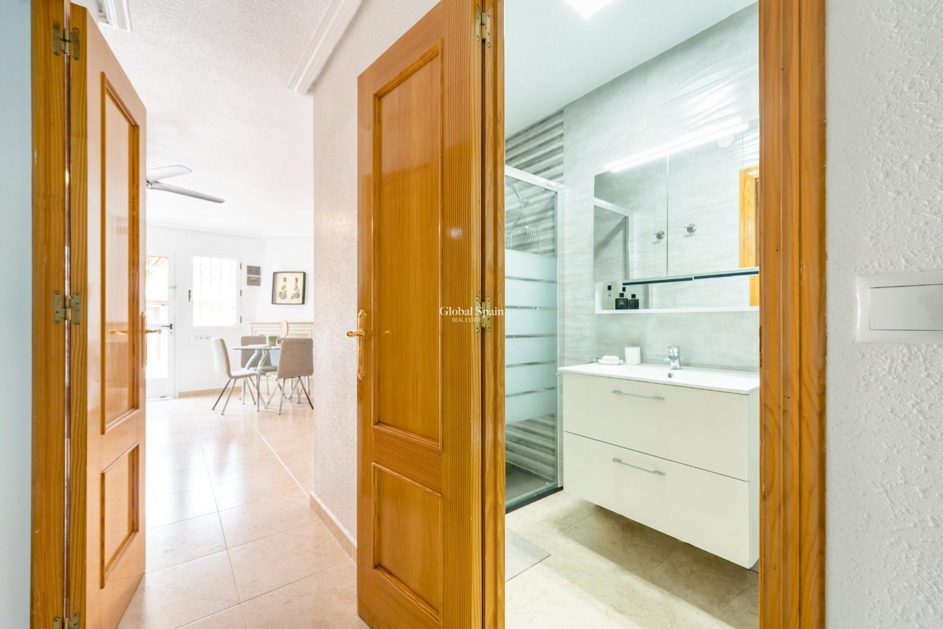 Resale - HOUSE -
TORREVIEJA - Playa De Los Náufragos