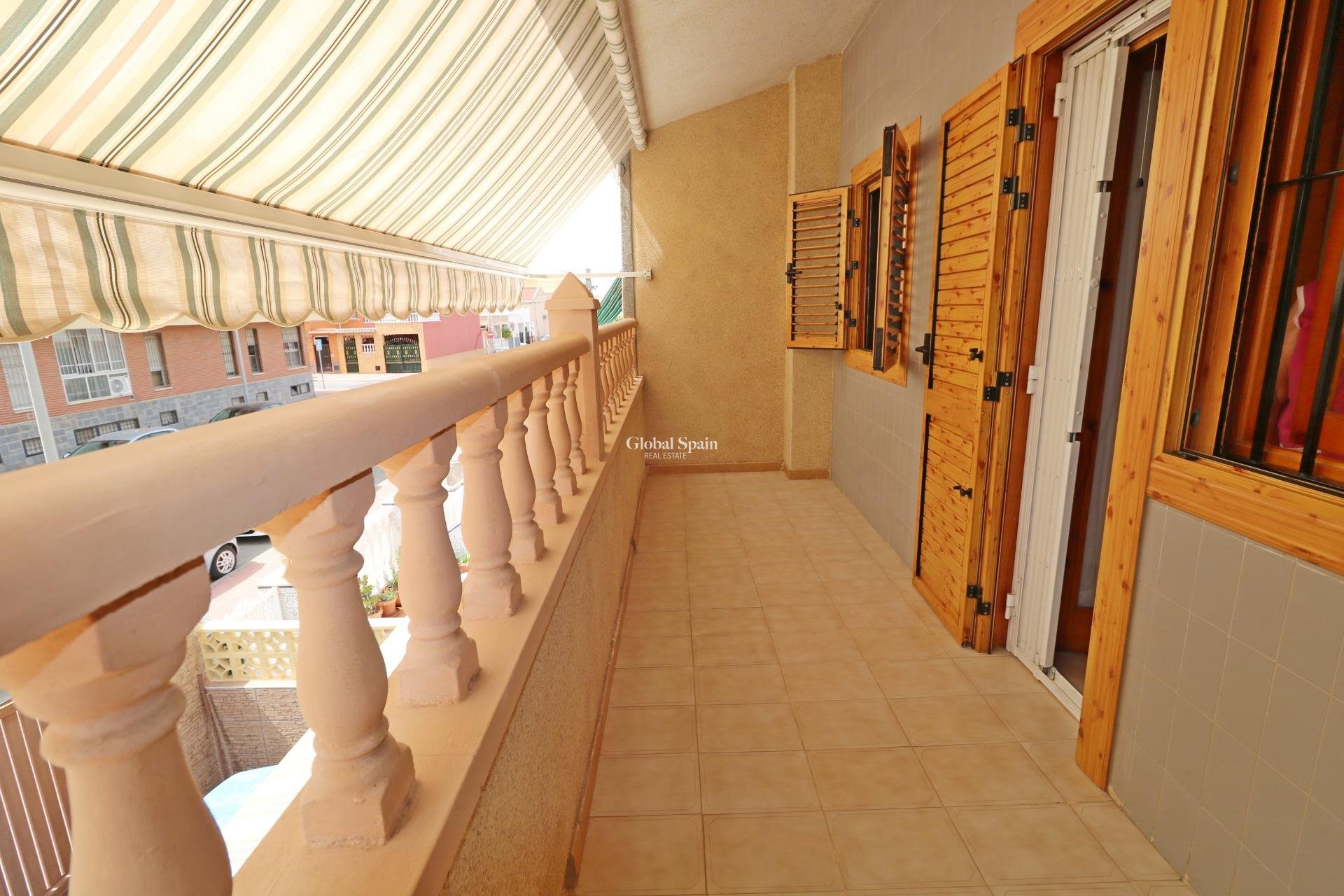 Resale - HOUSE -
TORREVIEJA - Playa De Los Náufragos