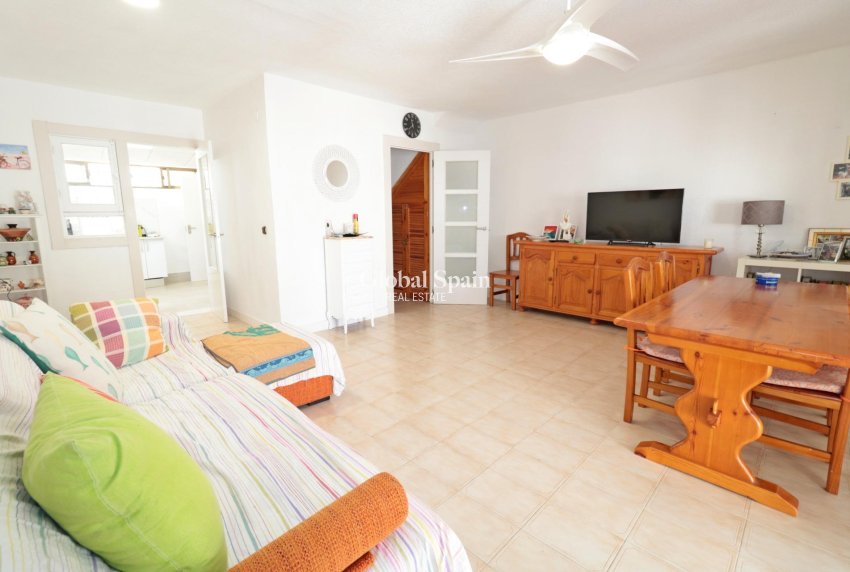 Resale - HOUSE -
TORREVIEJA - Playa De Los Náufragos