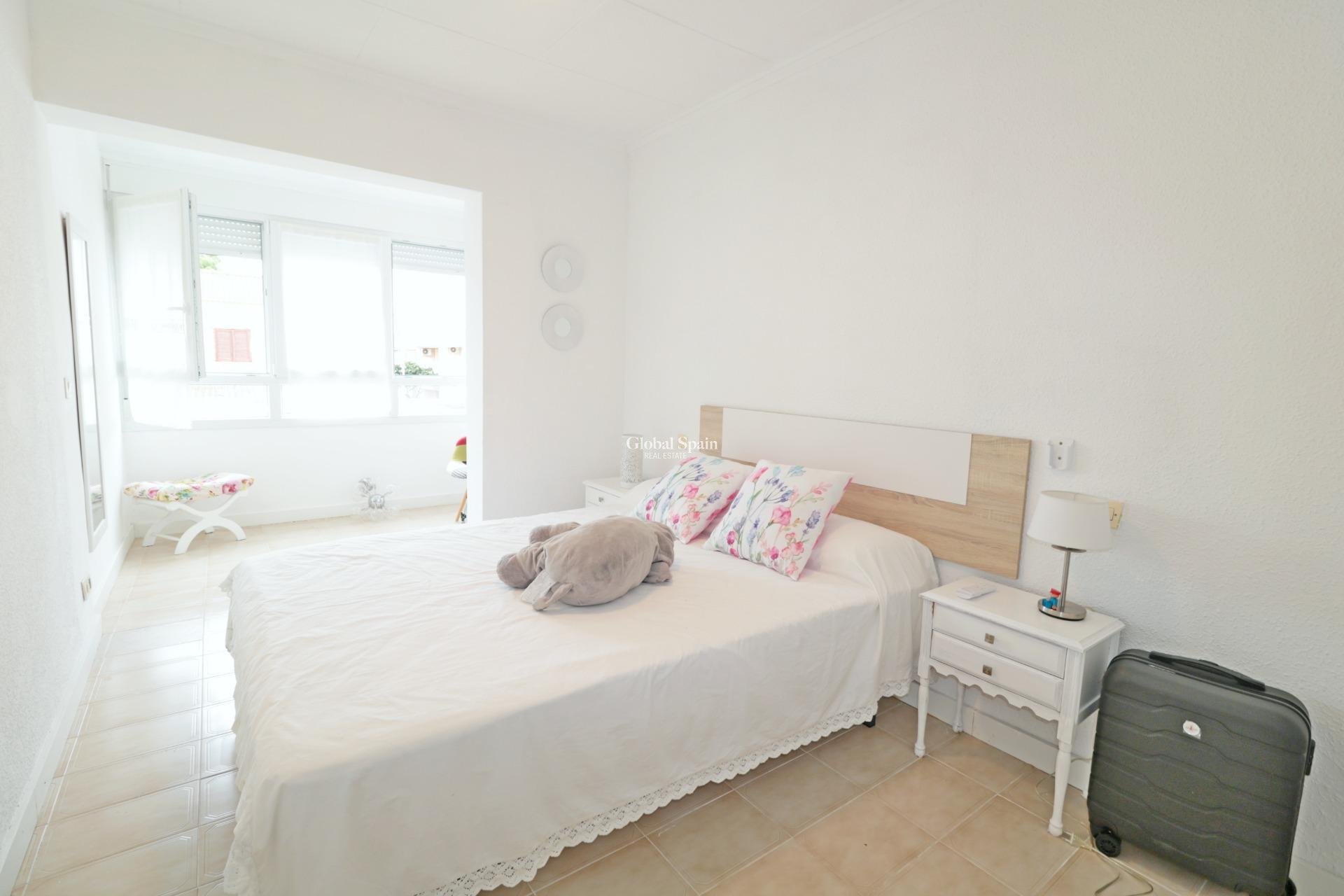 Resale - HOUSE -
TORREVIEJA - Playa De Los Náufragos