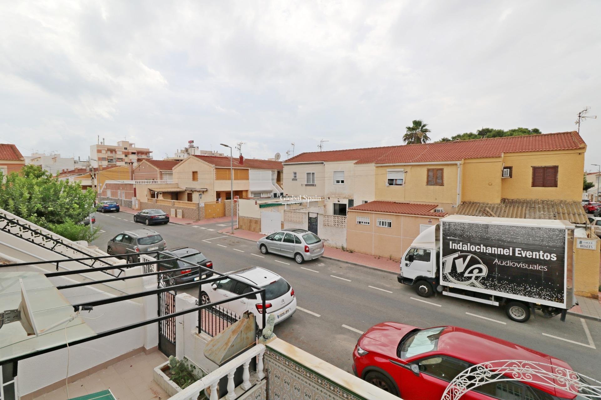 Resale - HOUSE -
TORREVIEJA - Playa De Los Náufragos