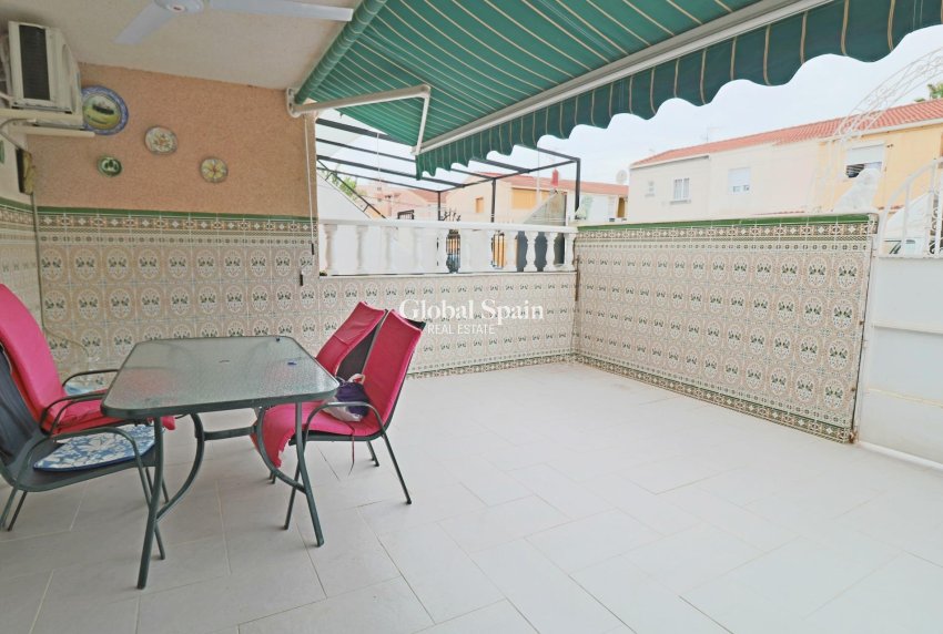 Resale - HOUSE -
TORREVIEJA - Playa De Los Náufragos