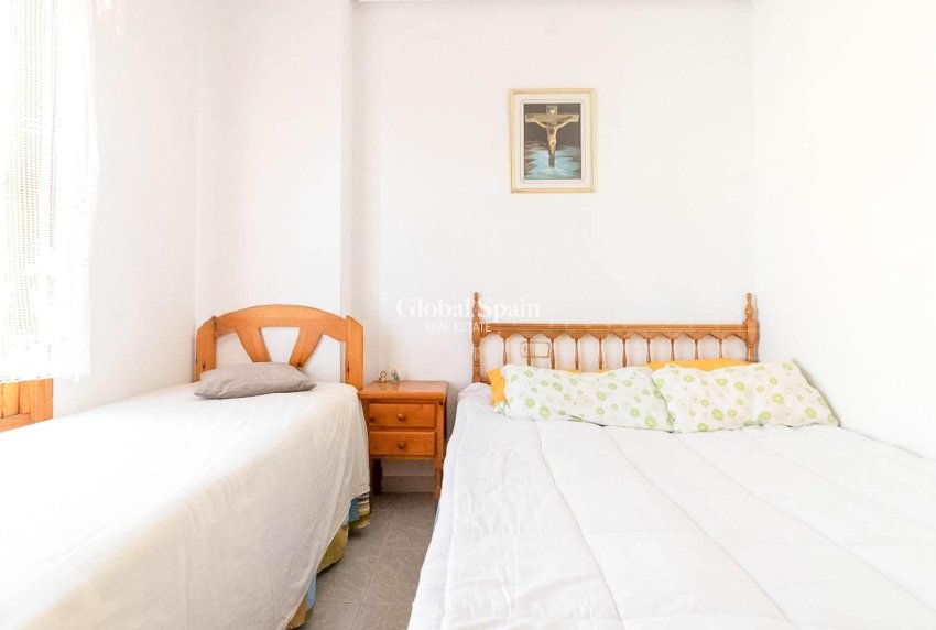 Resale - HOUSE -
TORREVIEJA - Playa del Cura