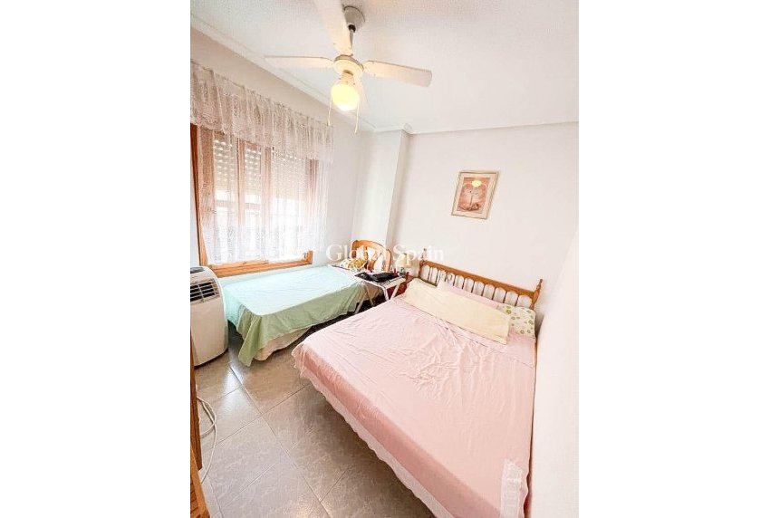 Resale - HOUSE -
TORREVIEJA - Playa del Cura