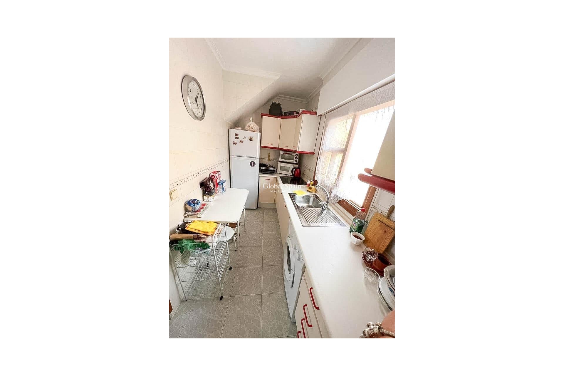 Resale - HOUSE -
TORREVIEJA - Playa del Cura