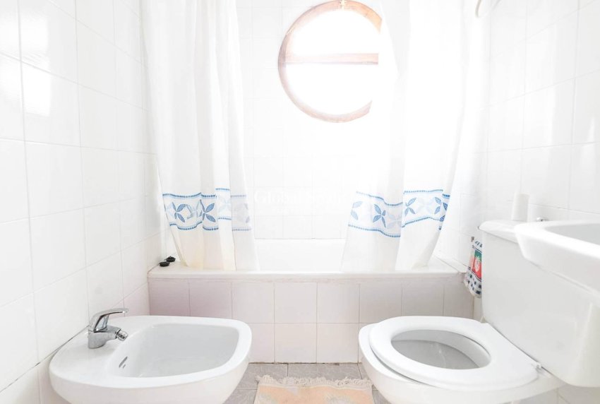 Resale - HOUSE -
TORREVIEJA - Playa del Cura