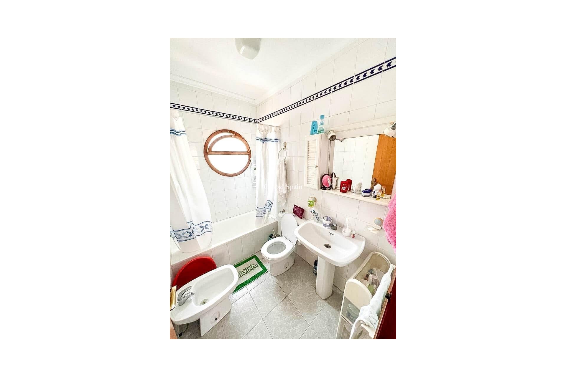 Resale - HOUSE -
TORREVIEJA - Playa del Cura