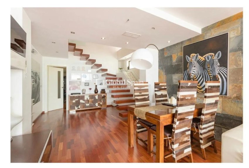 Resale - HOUSE -
TORREVIEJA - Playa del Cura