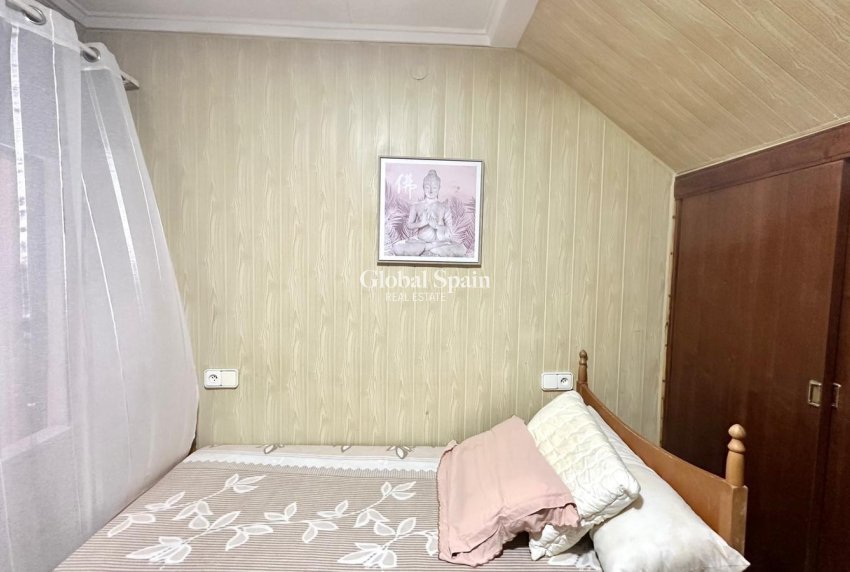 Resale - HOUSE -
TORREVIEJA - Playa del Cura