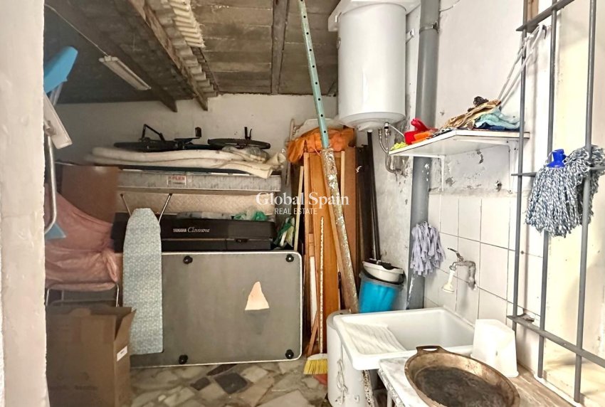 Resale - HOUSE -
TORREVIEJA - Playa del Cura