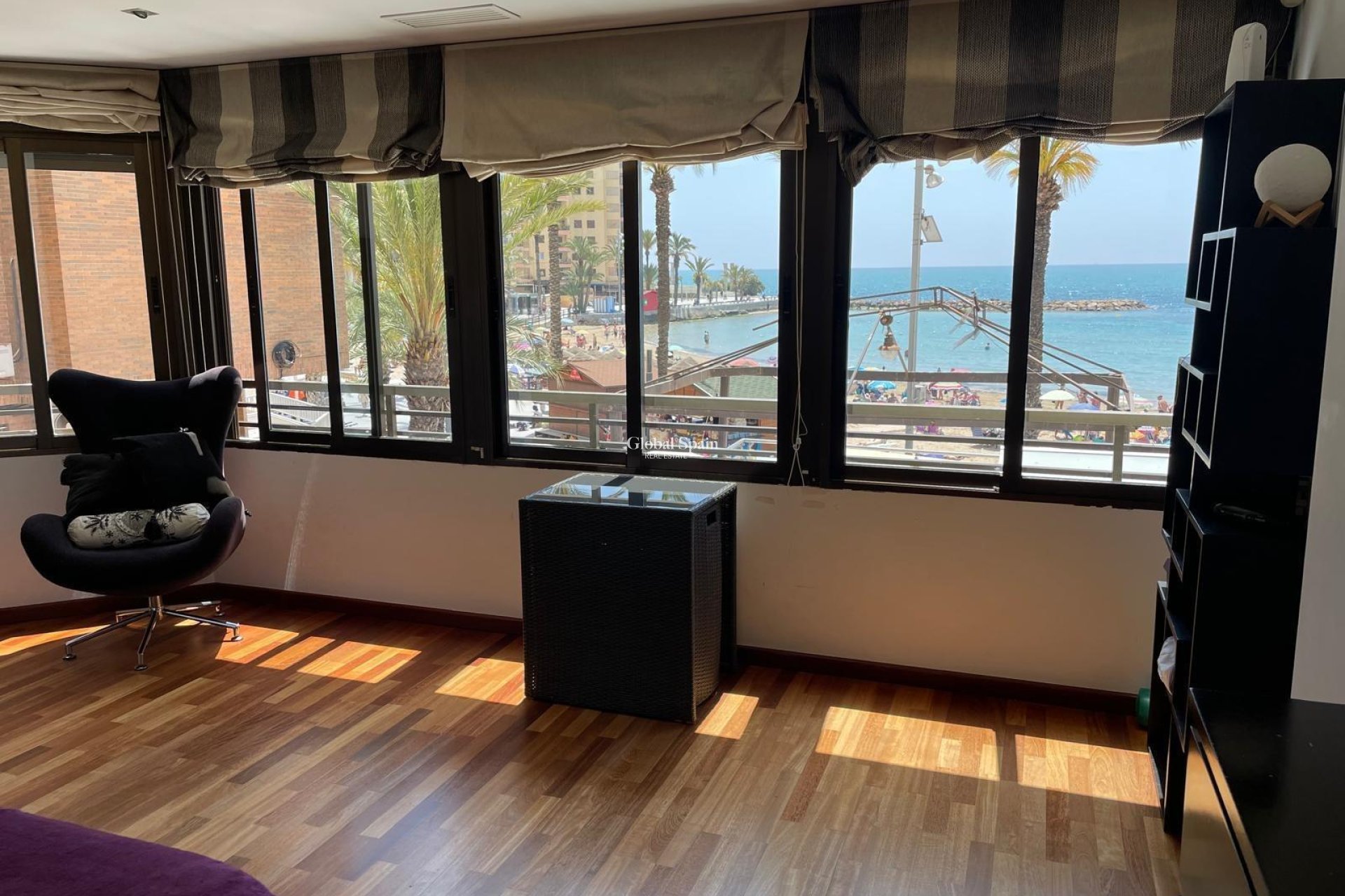 Resale - HOUSE -
TORREVIEJA - Playa del Cura