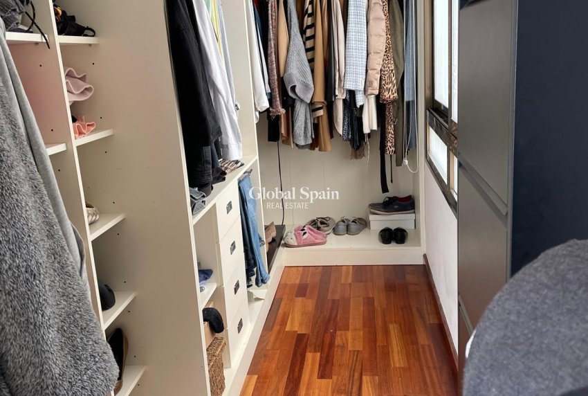 Resale - HOUSE -
TORREVIEJA - Playa del Cura