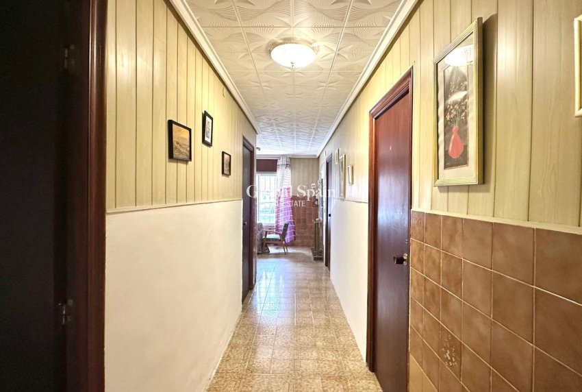 Resale - HOUSE -
TORREVIEJA - Playa del Cura