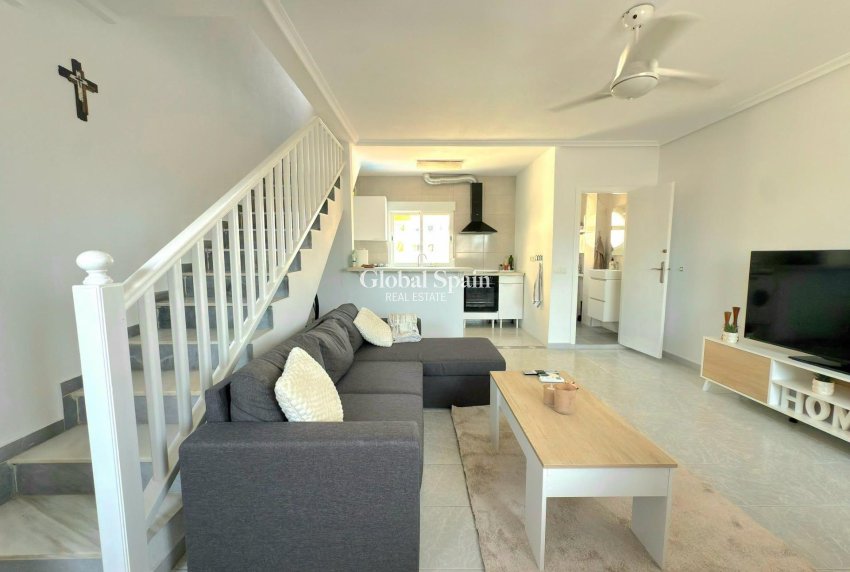 Resale - HOUSE -
TORREVIEJA - Playa del Cura