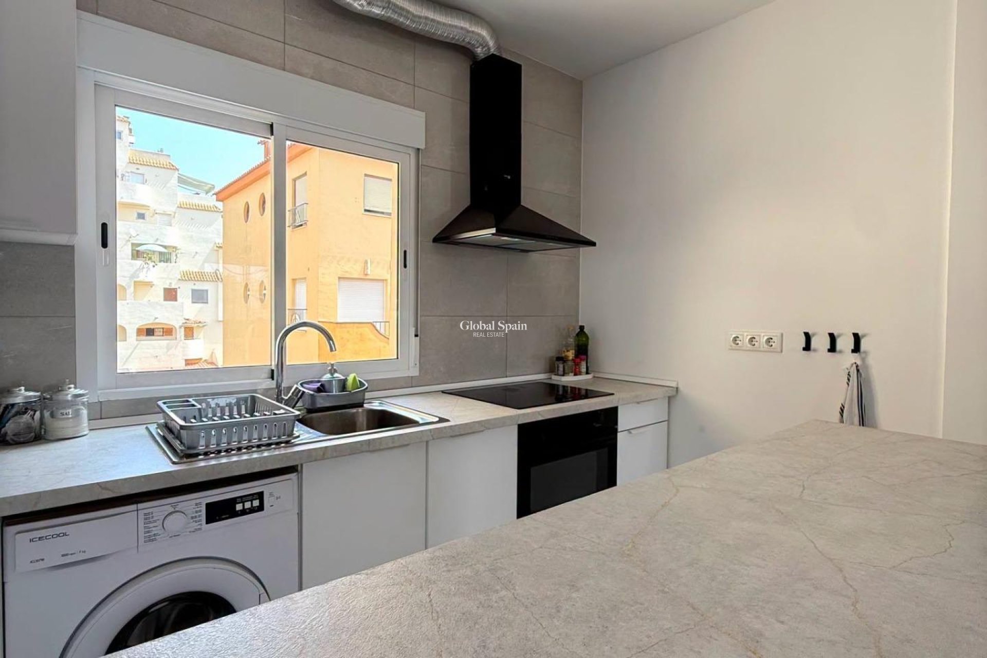 Resale - HOUSE -
TORREVIEJA - Playa del Cura