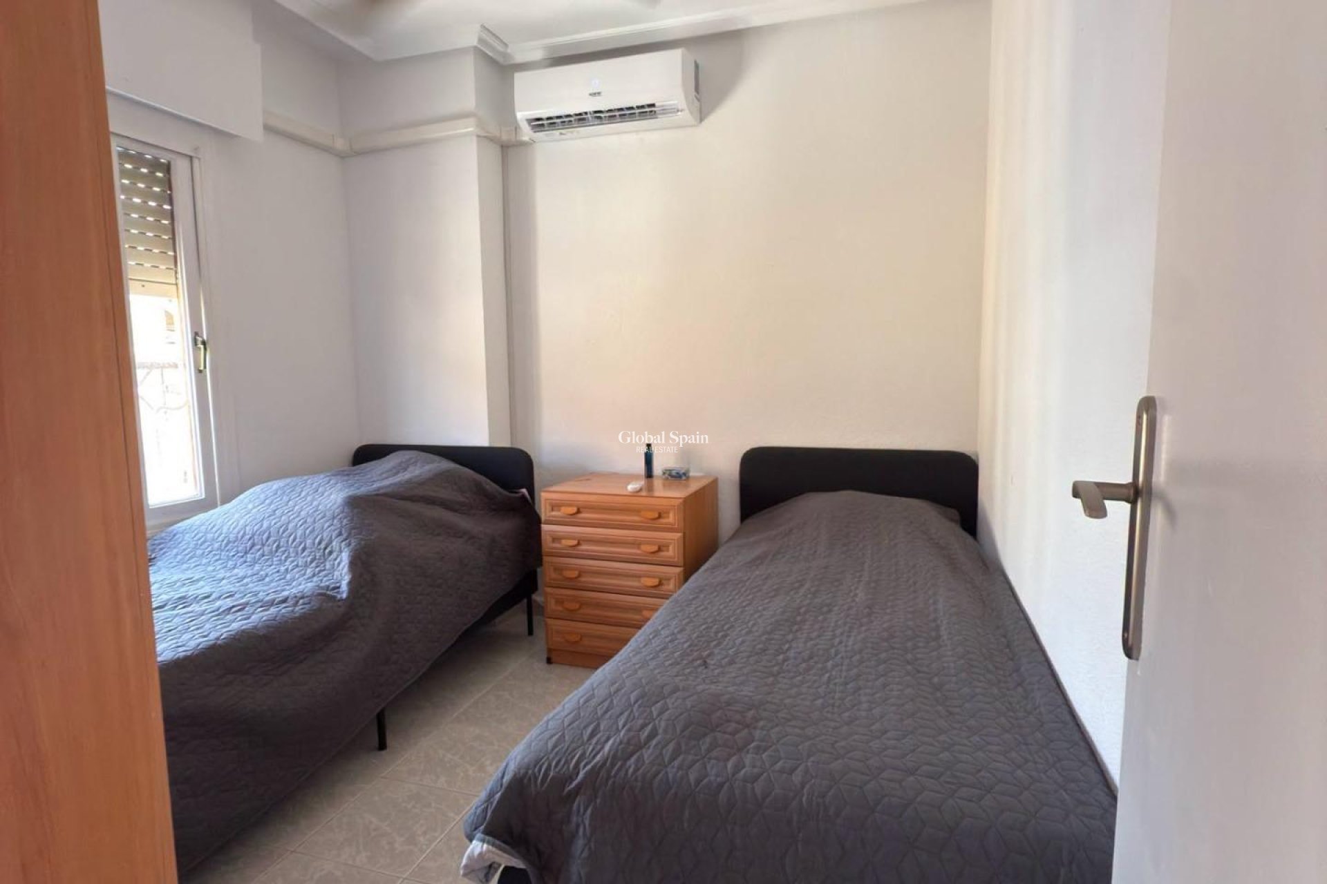 Resale - HOUSE -
TORREVIEJA - Playa del Cura