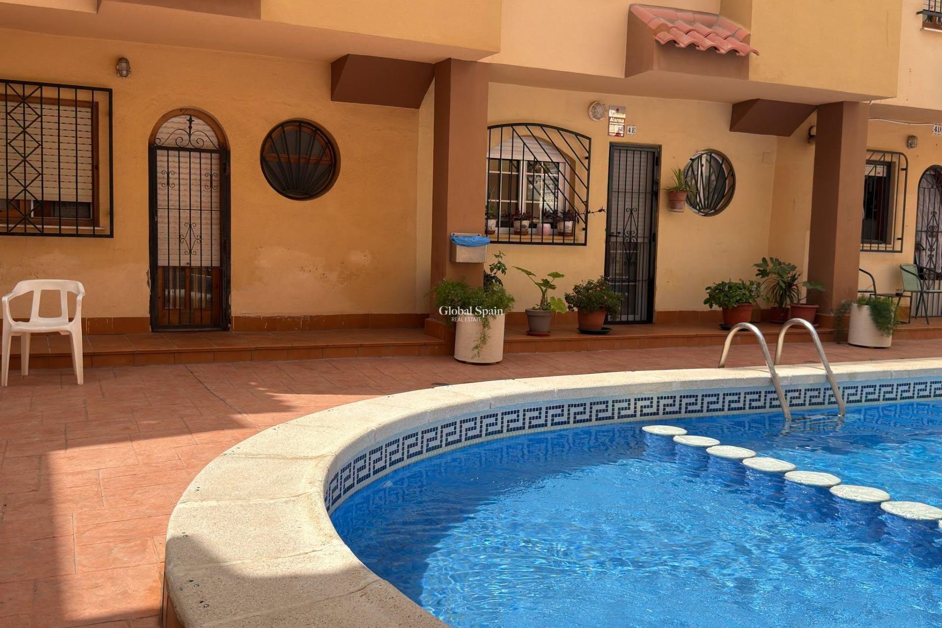 Resale - HOUSE -
TORREVIEJA - Playa del Cura
