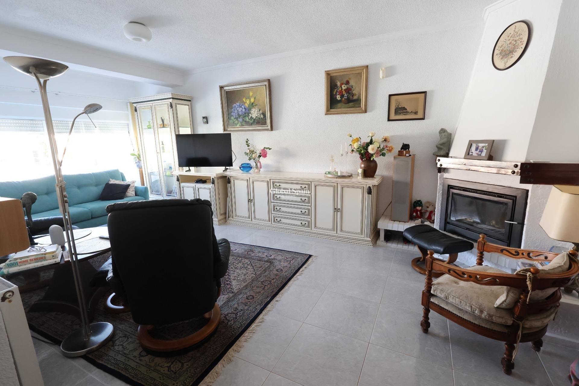 Resale - House -
TORREVIEJA - Punta prima