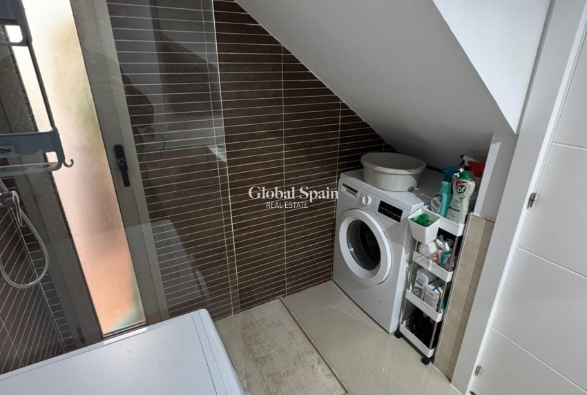 Resale - HOUSE -
TORREVIEJA - Punta Prima