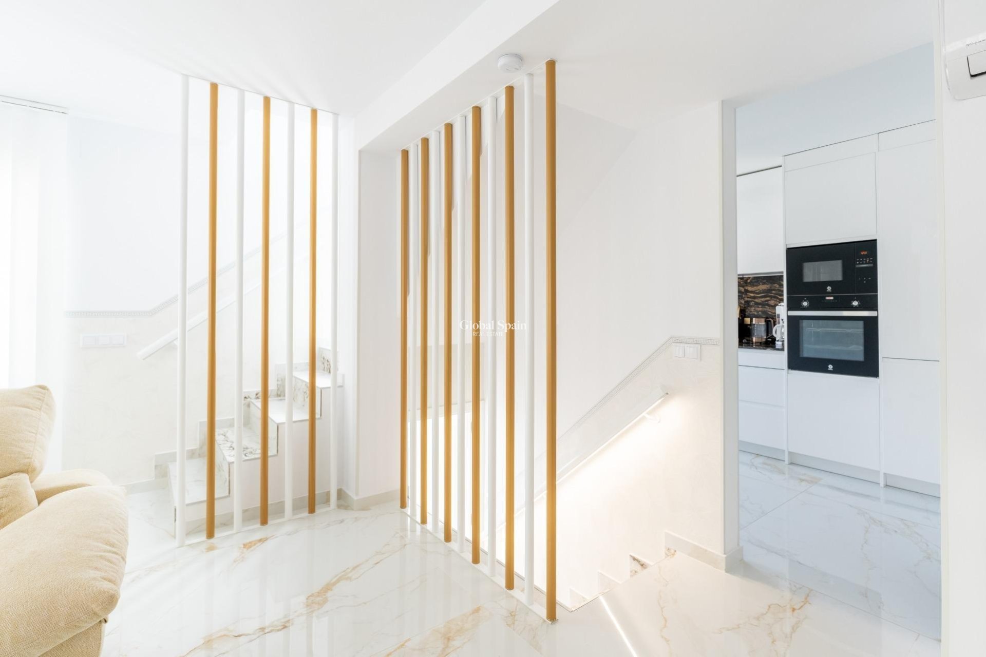 Resale - HOUSE -
TORREVIEJA - Punta Prima