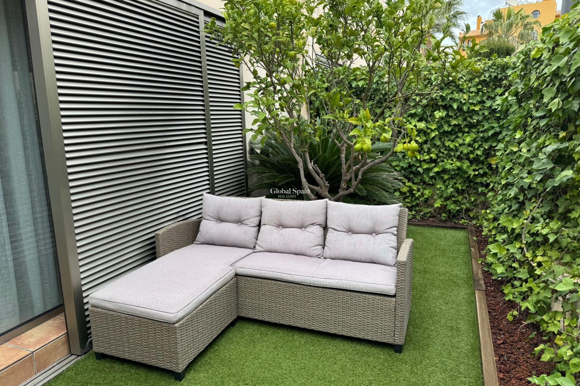 Resale - HOUSE -
TORREVIEJA - Punta Prima