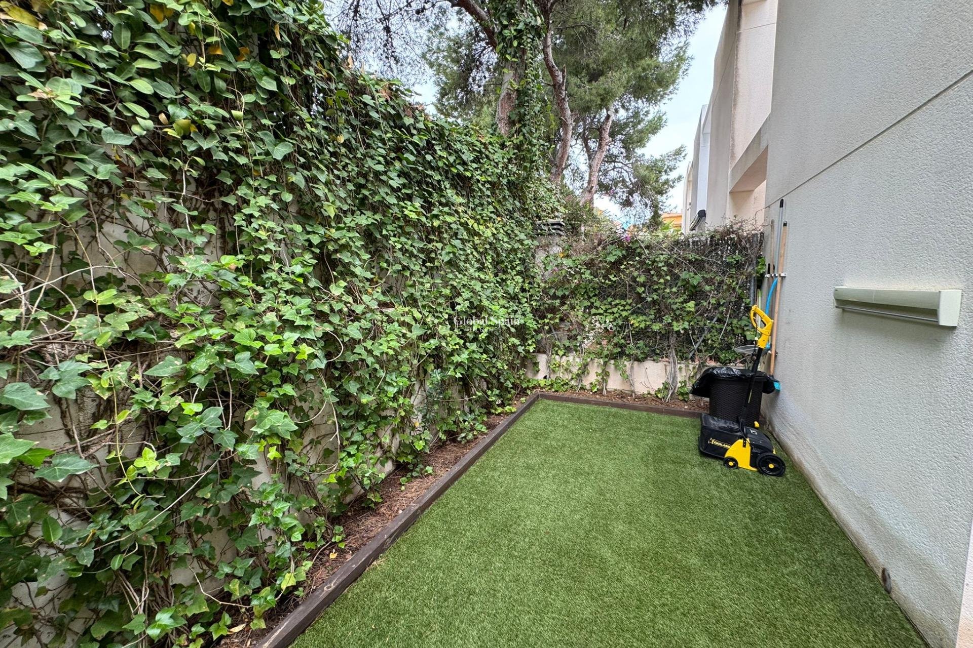 Resale - HOUSE -
TORREVIEJA - Punta Prima