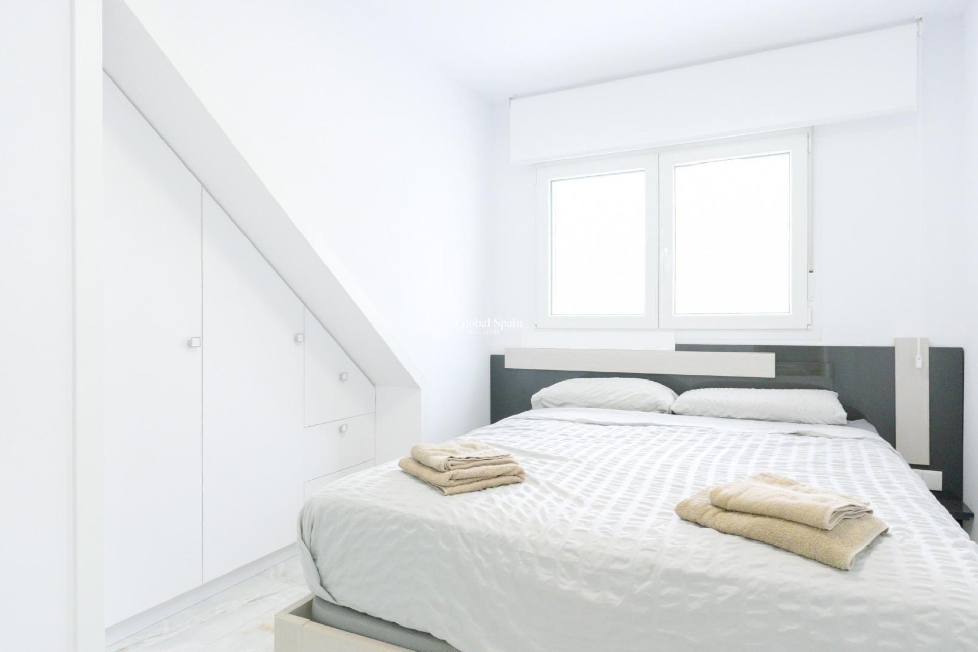 Resale - HOUSE -
TORREVIEJA - Punta Prima