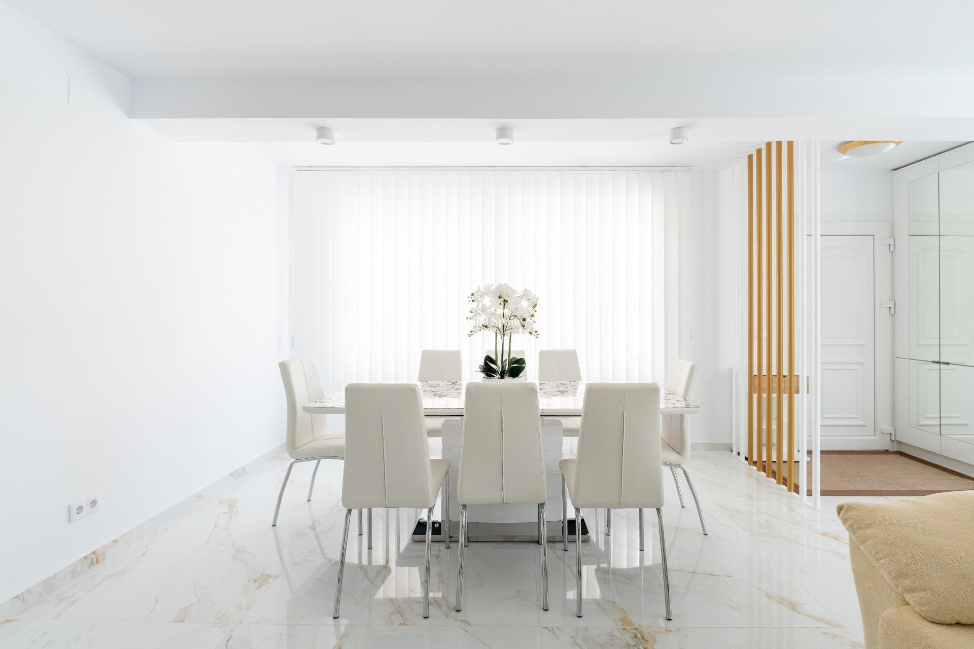 Resale - HOUSE -
TORREVIEJA - Punta Prima