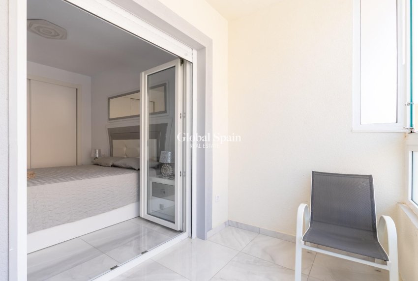 Resale - HOUSE -
TORREVIEJA - Punta Prima