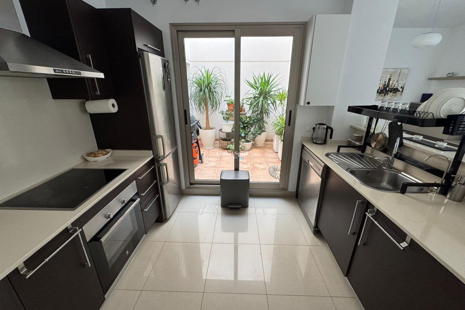 Resale - HOUSE -
TORREVIEJA - Punta Prima