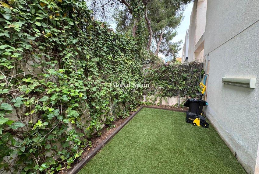 Resale - HOUSE -
TORREVIEJA - Punta Prima