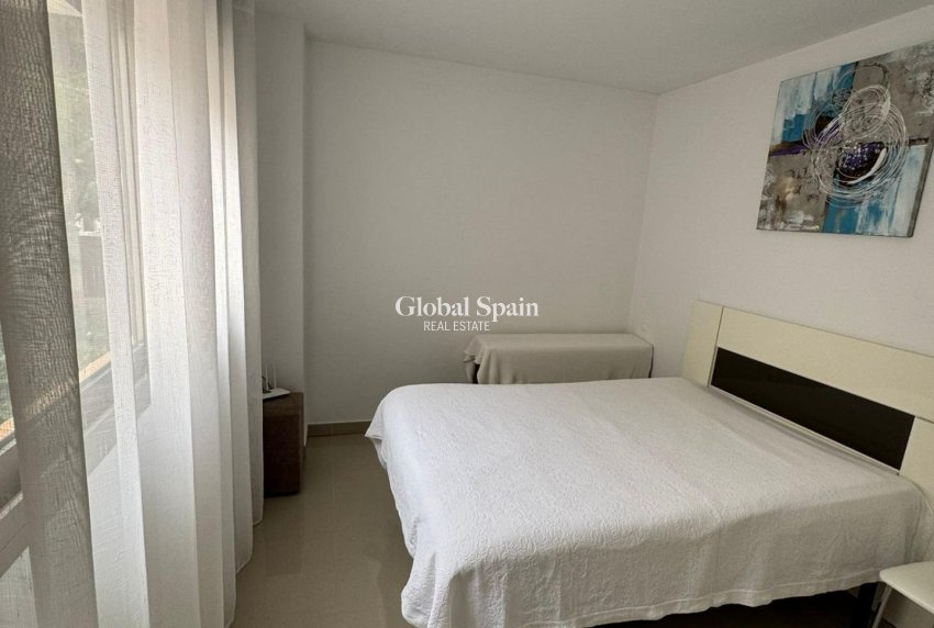 Resale - HOUSE -
TORREVIEJA - Punta Prima