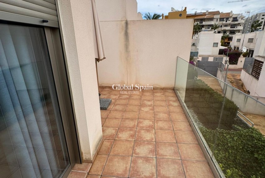 Resale - HOUSE -
TORREVIEJA - Punta Prima