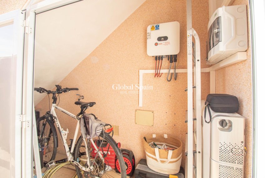 Resale - House -
TORREVIEJA - Punta prima