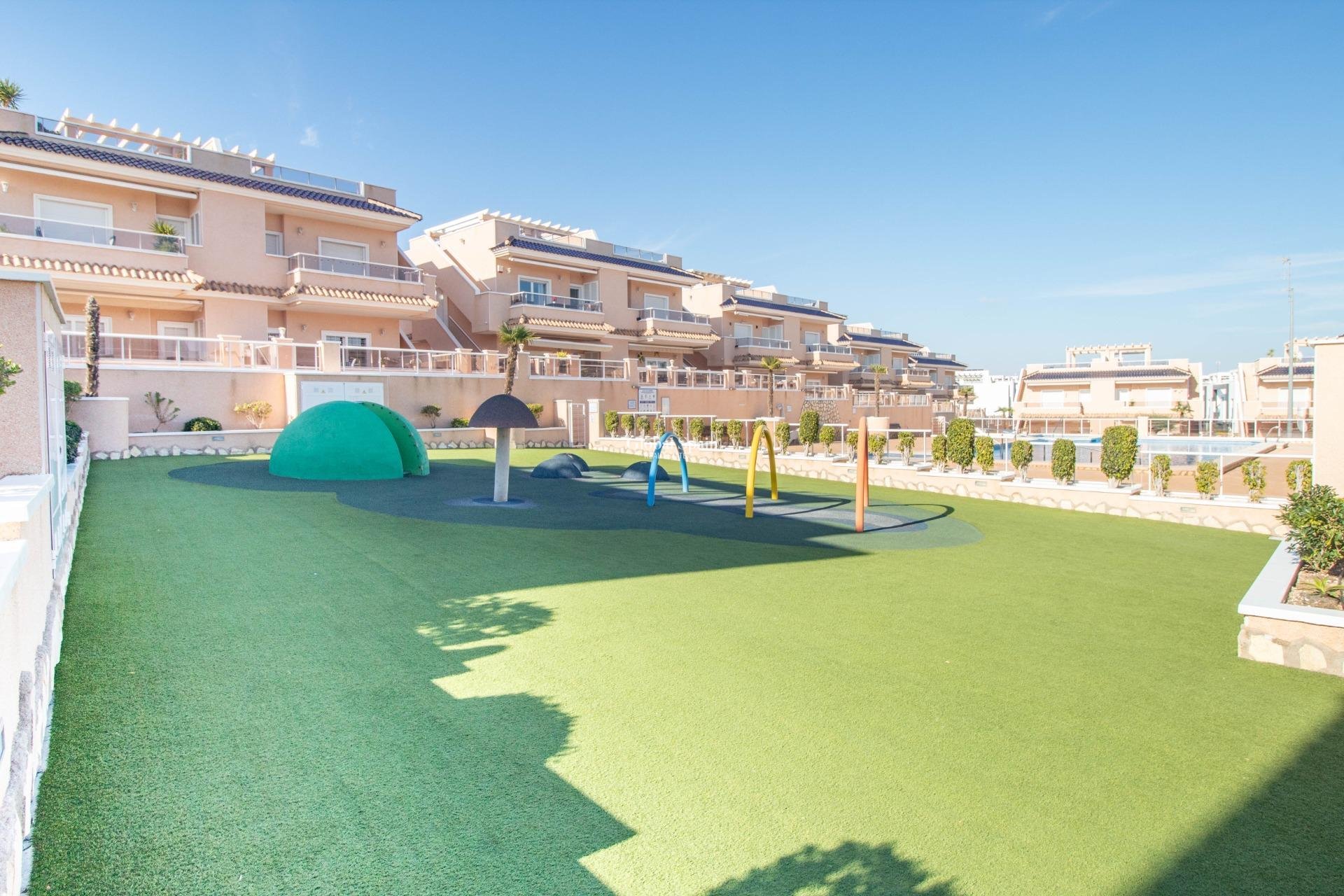 Resale - House -
TORREVIEJA - Punta prima