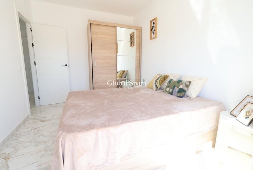 Resale - House -
TORREVIEJA - San luis