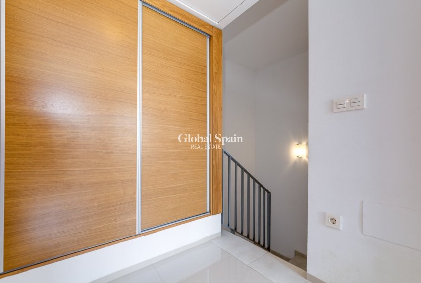Resale - HOUSE -
TORREVIEJA - Sector 25