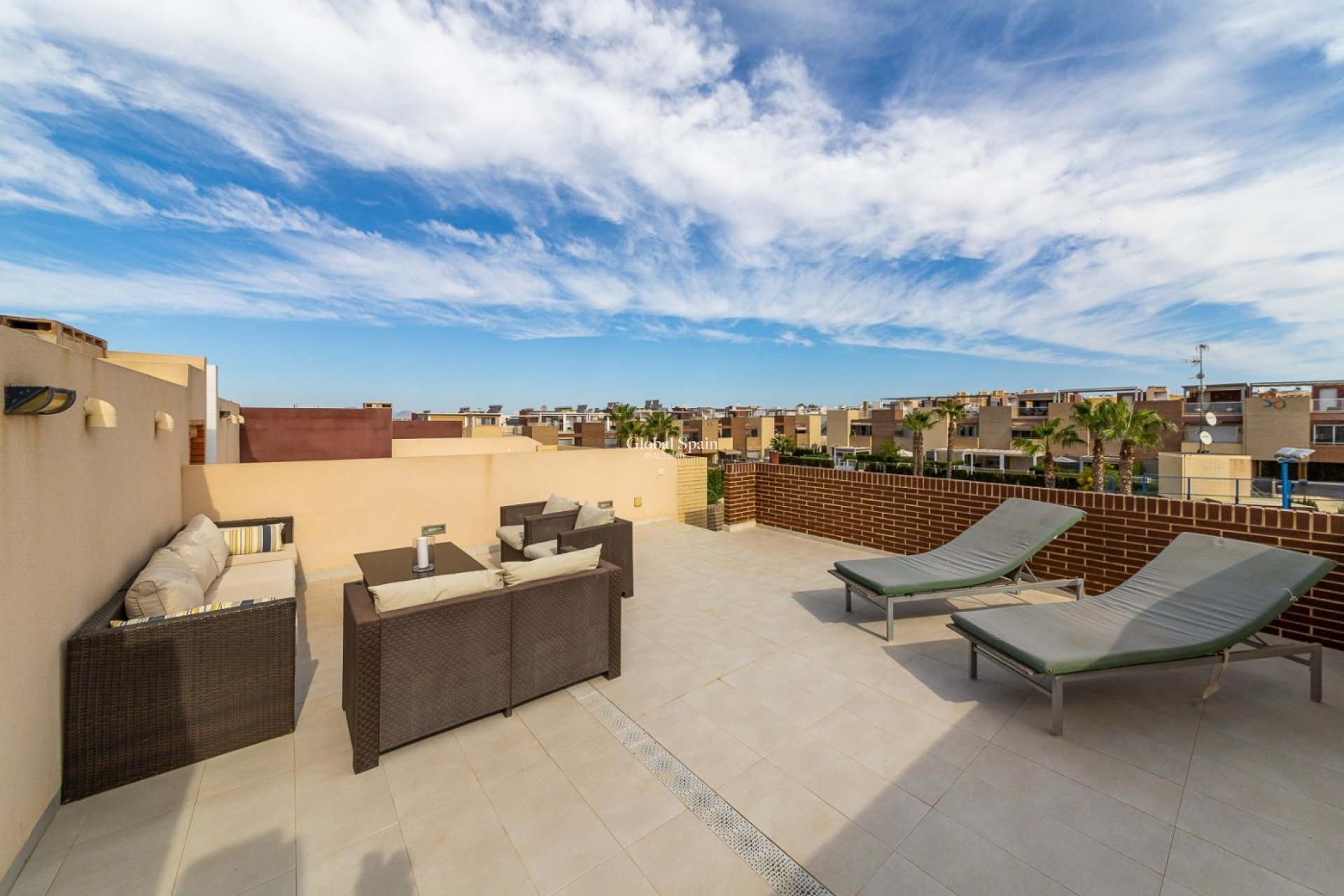 Resale - HOUSE -
TORREVIEJA - Sector 25