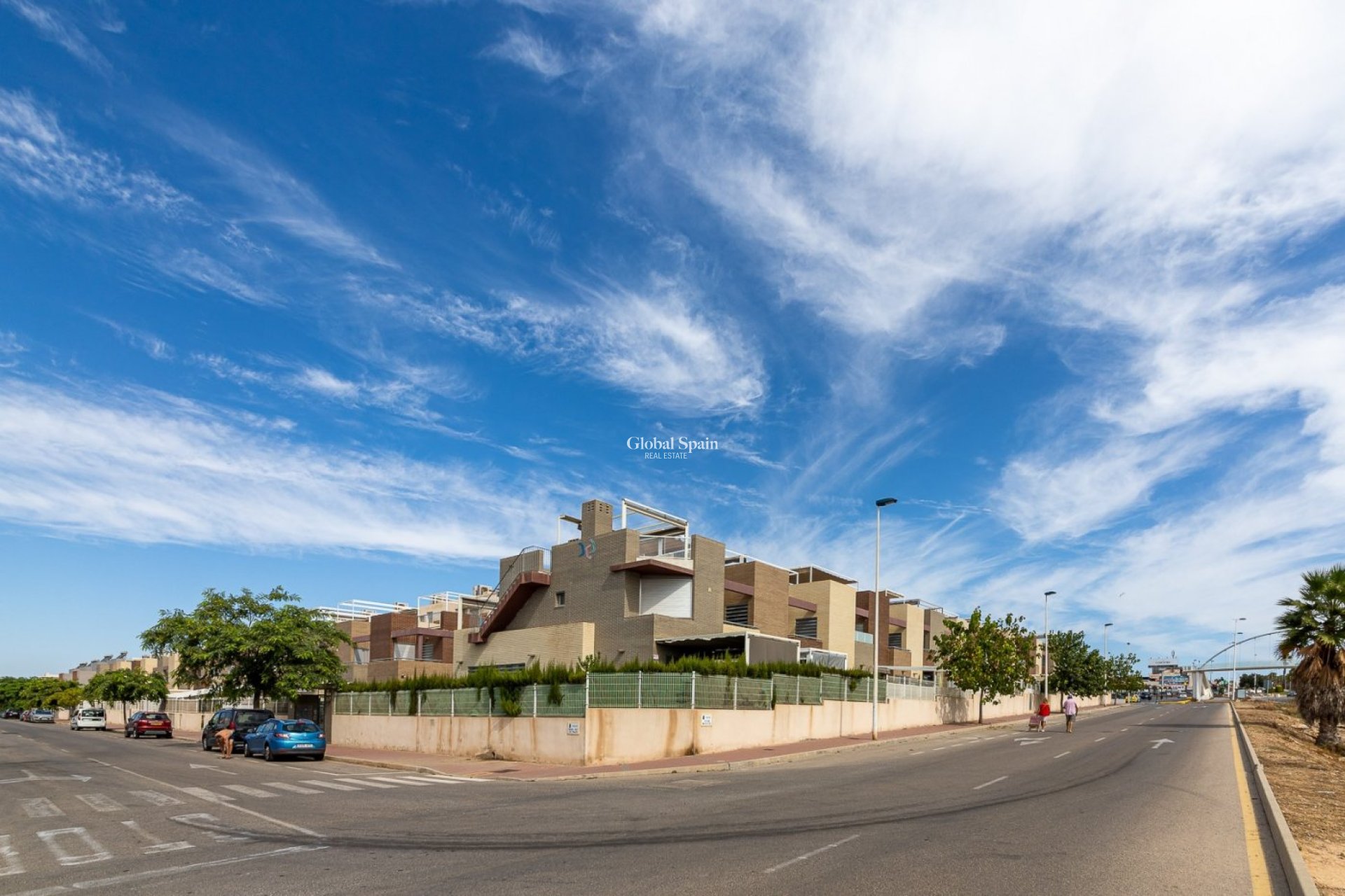 Resale - HOUSE -
TORREVIEJA - Sector 25
